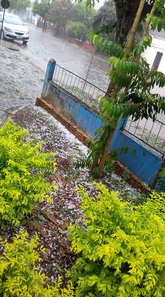 Chuva intensa e granizo em Bossoroca