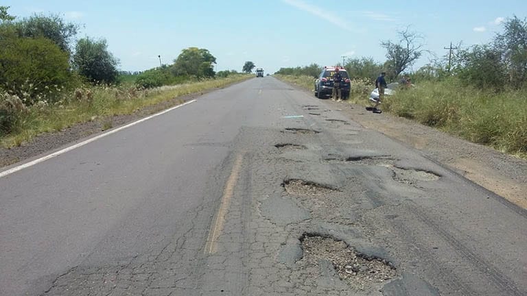 buracos causam acidente em itaqui