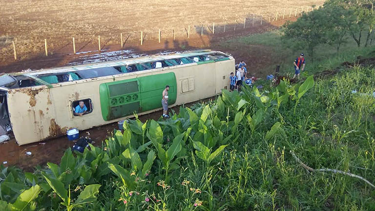 onibus com torcedores do Gremio 1