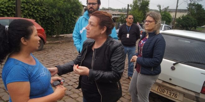 Doações para famílias prejudicadas pelo temporal em Santiago