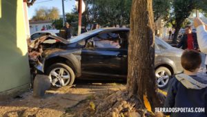 Acidente de trânsito na rua Barão do Ladário com Treze de Maio