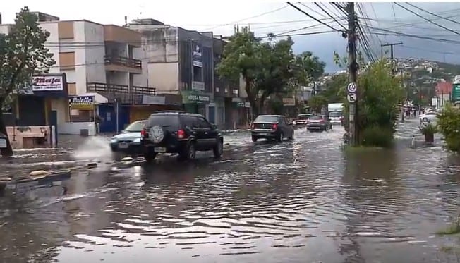 Temporal em Porto Alegre: Chuva bate record histórico em apenas 10 horas