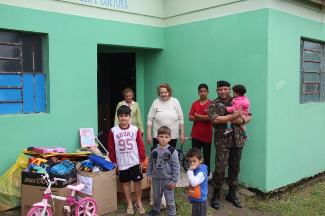 Santiago (RS) - 1ª Brigada de Cavalaria Mecanizada Realiza Campanha do Brinquedo