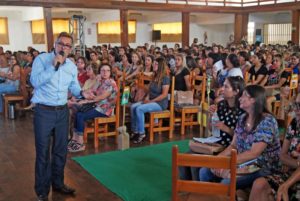 Inicio do ano letivo em Santiago reúne professores em Seminário de Educação