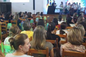 Inicio do ano letivo em Santiago reúne professores em Seminário de Educação