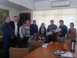 Prefeito Beto Turchiello recebe ilustres visitantes italianos e os declara hóspedes oficiais de Jaguari (RS)